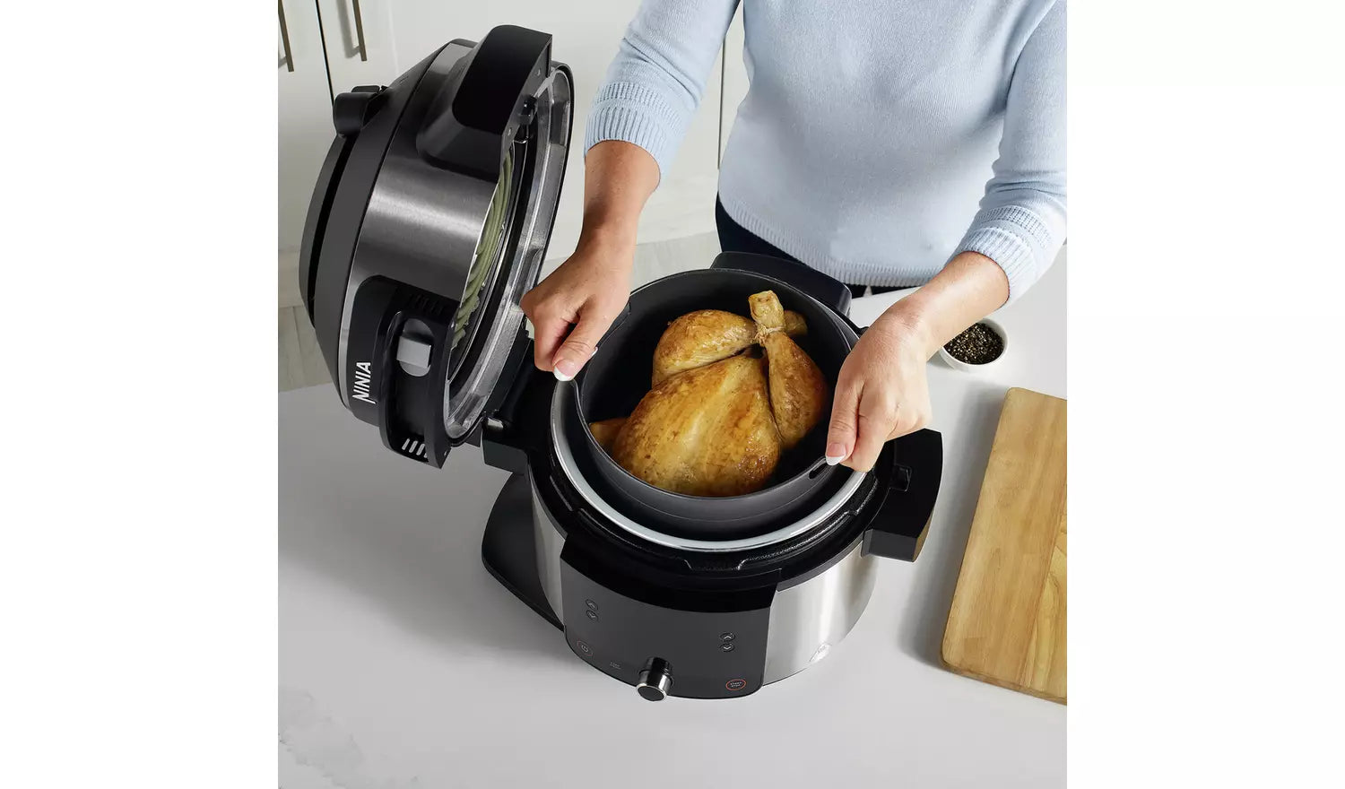 Ninja Foodi 11 in 1 SmartLid Multi Cooker 6L OL550UK